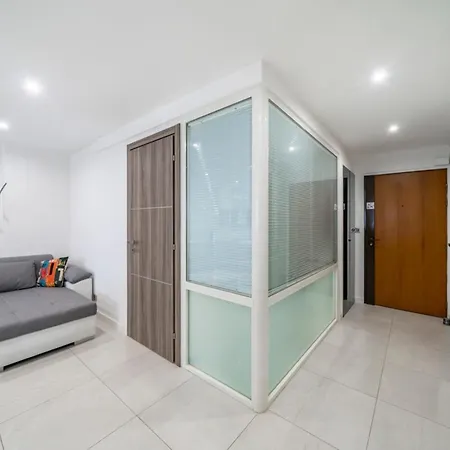 Wonderful 2 Bedroom Appartamento *