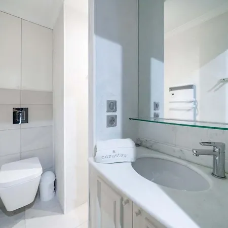 Wonderful 2 Bedroom Appartamento